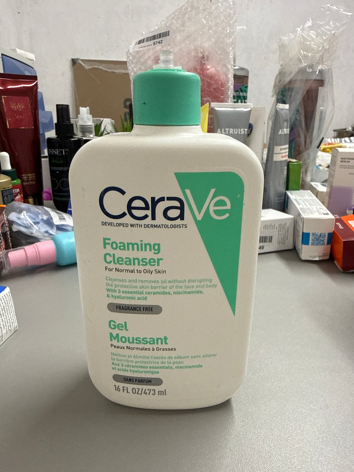 Cerave - Foaming Cleanser 473ml *lid damage*