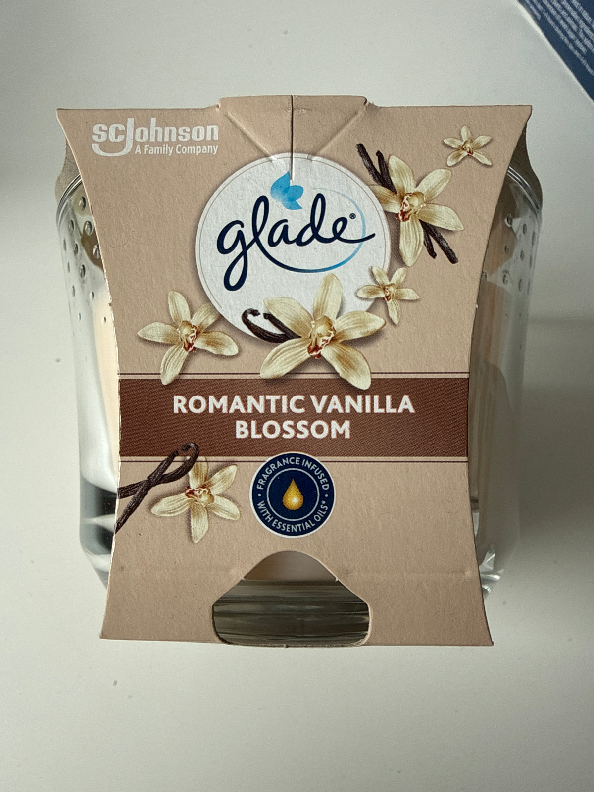 Glade - Romantic vanilla blossom candle