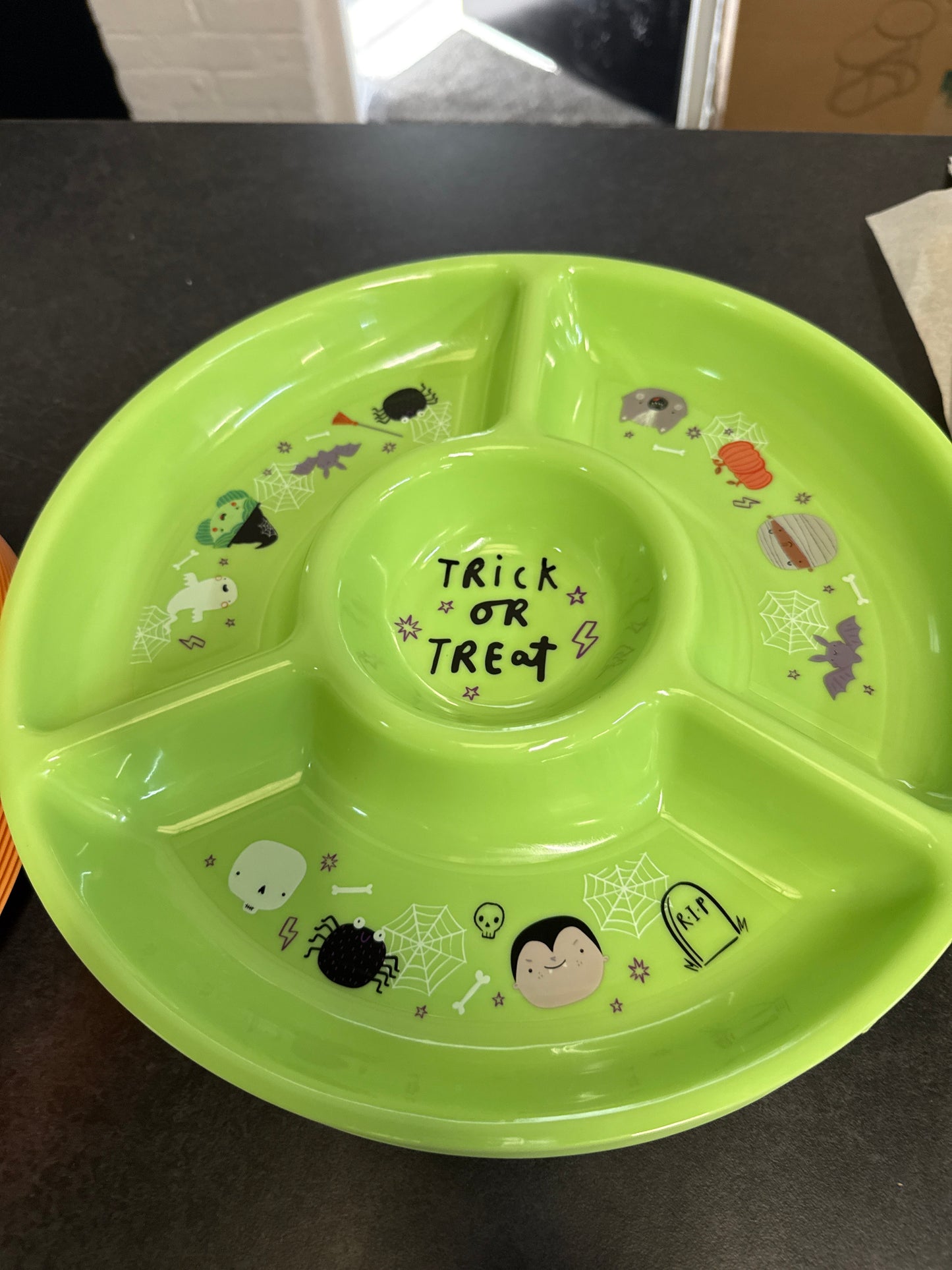 Trick or treat platter - green