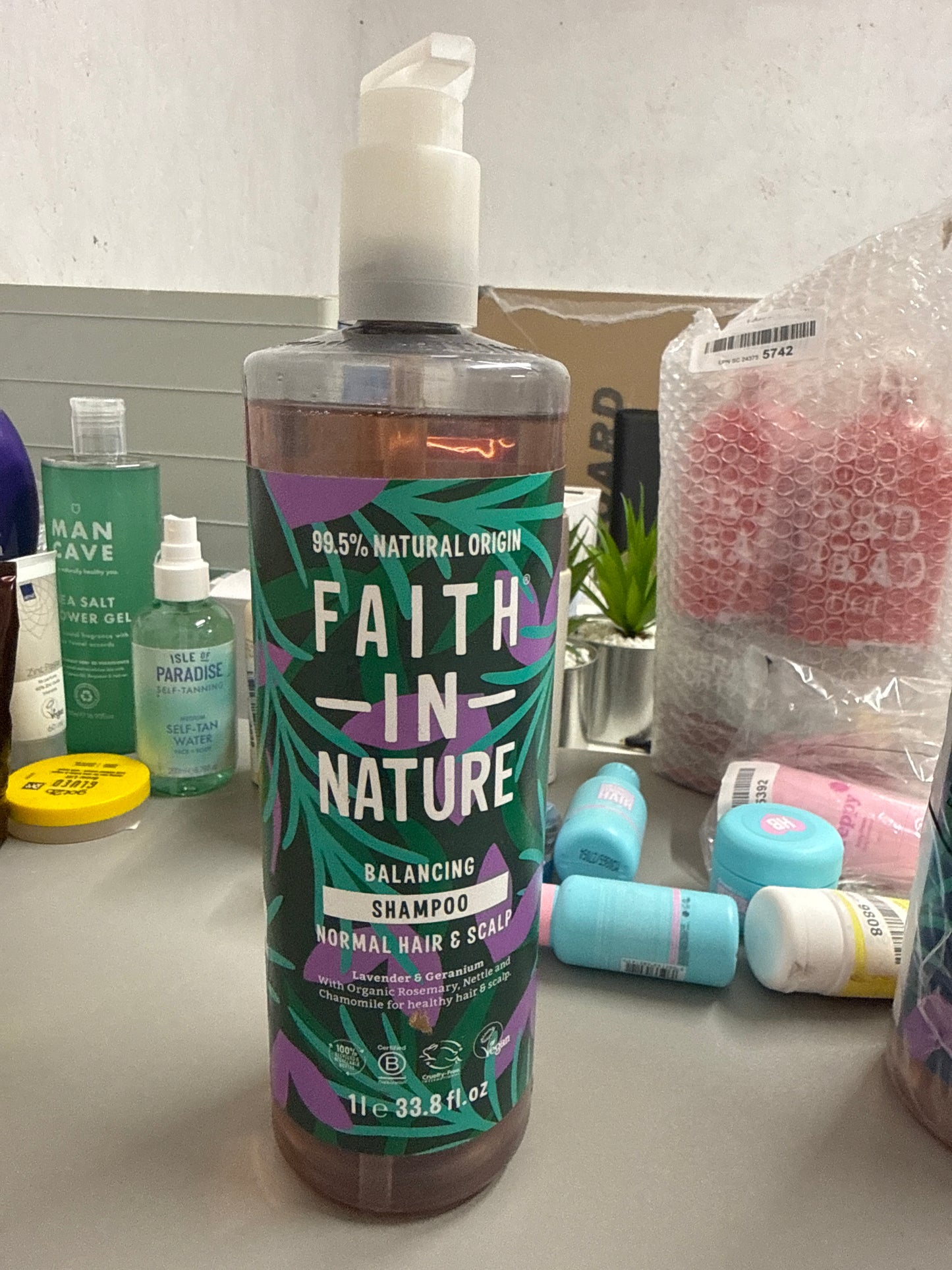 Faith In Nature - Balancing Shampoo 1L