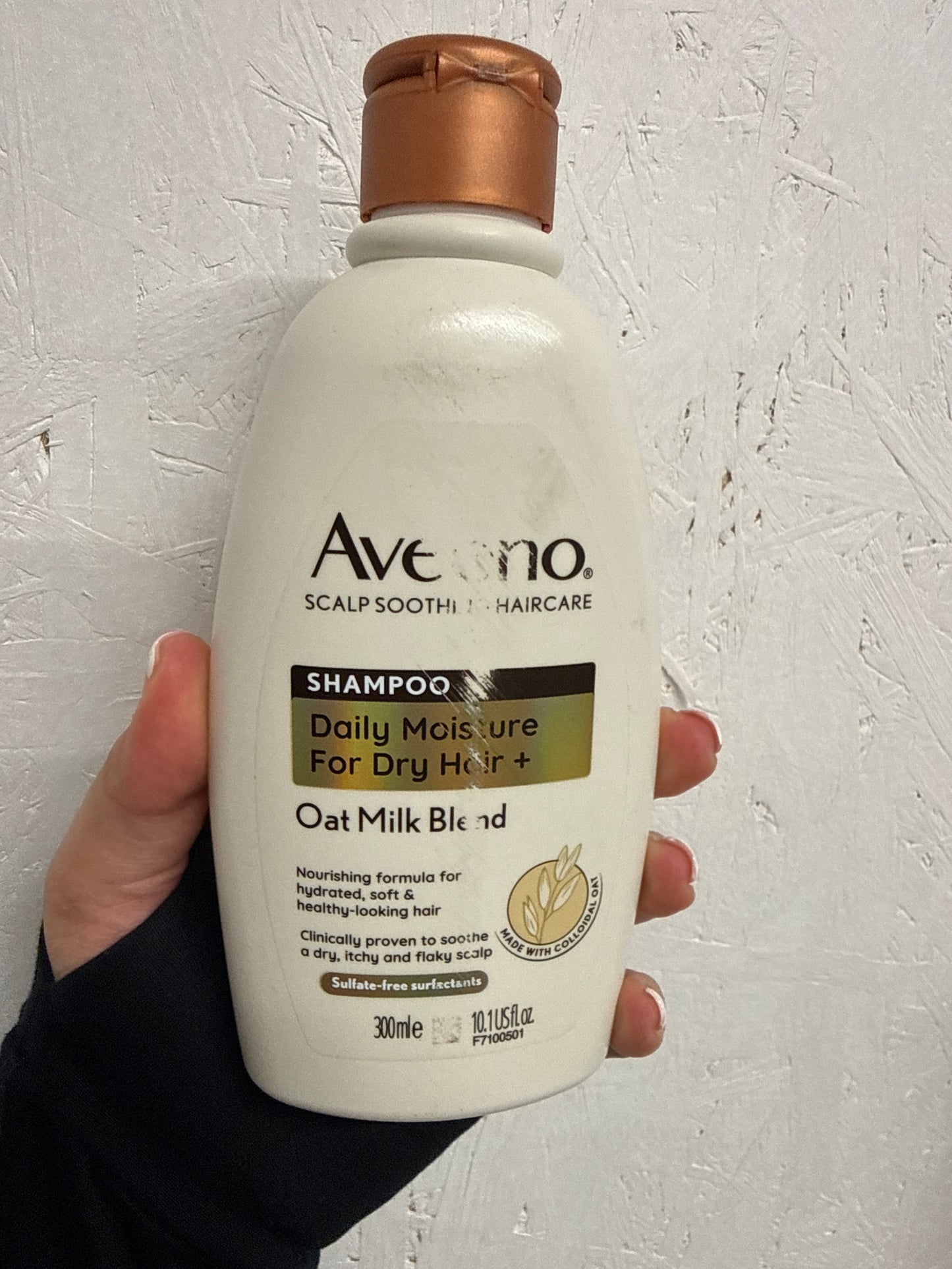 Aveeno Scalp Soothing Haircare Daily Moisture Shampoo - Oat Milk Blend - 300ml