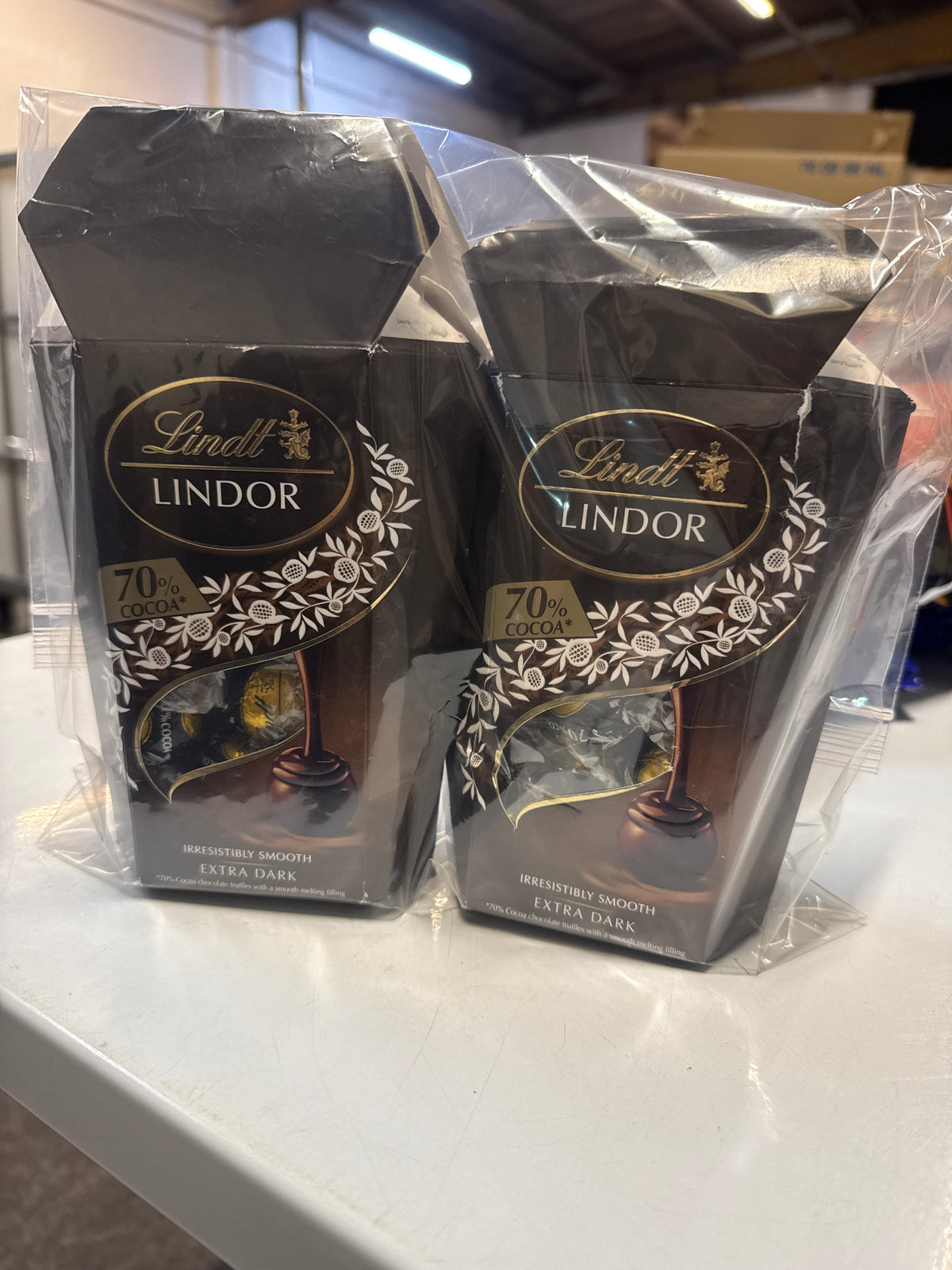 Lindt Lindor Extra Dark - 2pack *Damaged Boxes*