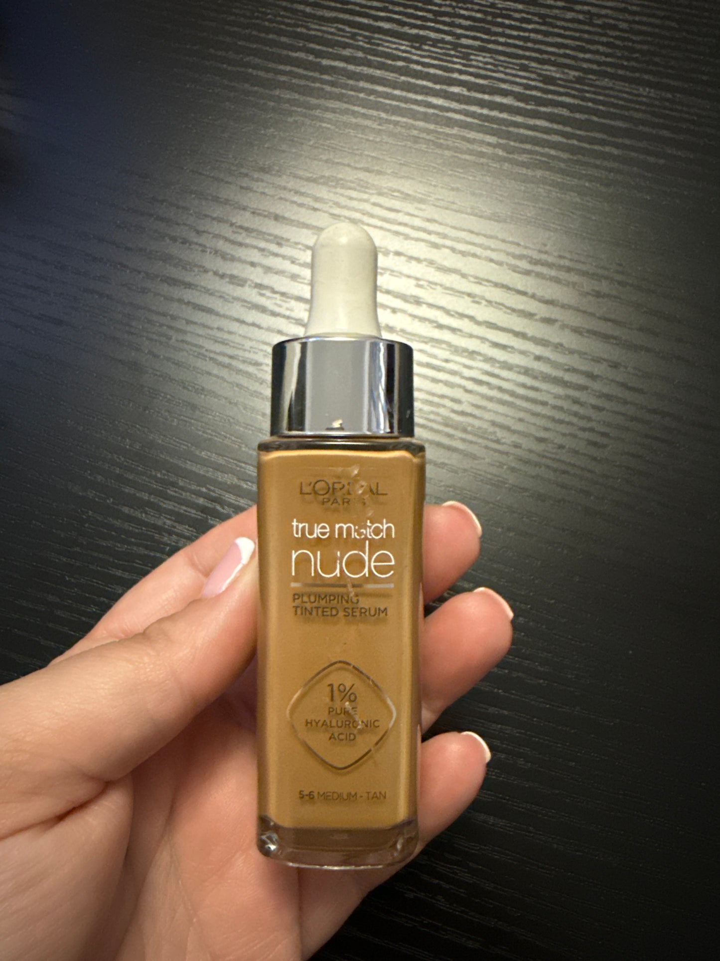 L'Oréal Paris Nude Tinted Serum, Plumping and Hydrating, 1% Hyaluronic Acid - Shade: 5-6 Medium Tan