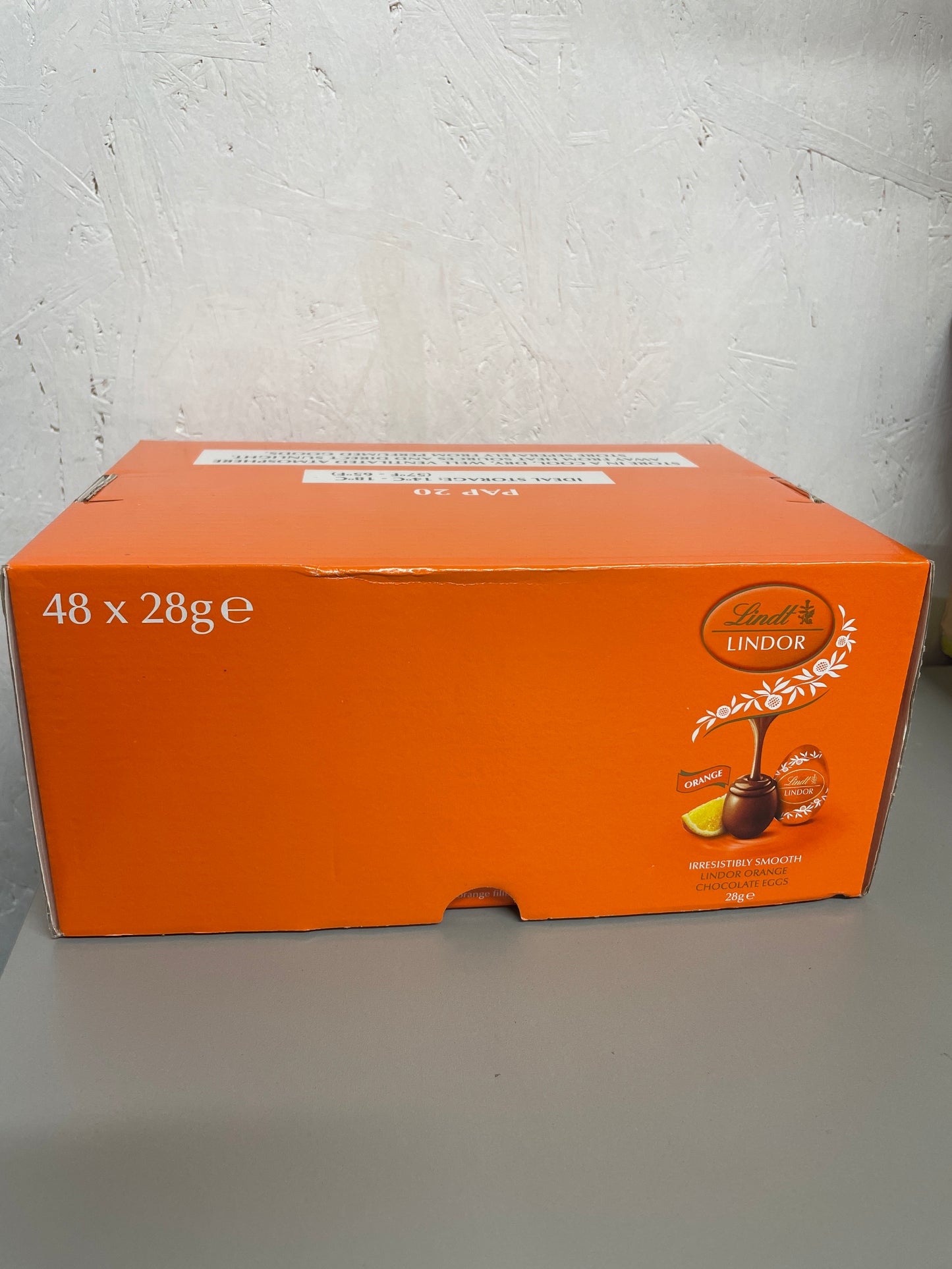 Lindt - Lindor Orange Milk Chocolate Eggs Box (48 eggs)