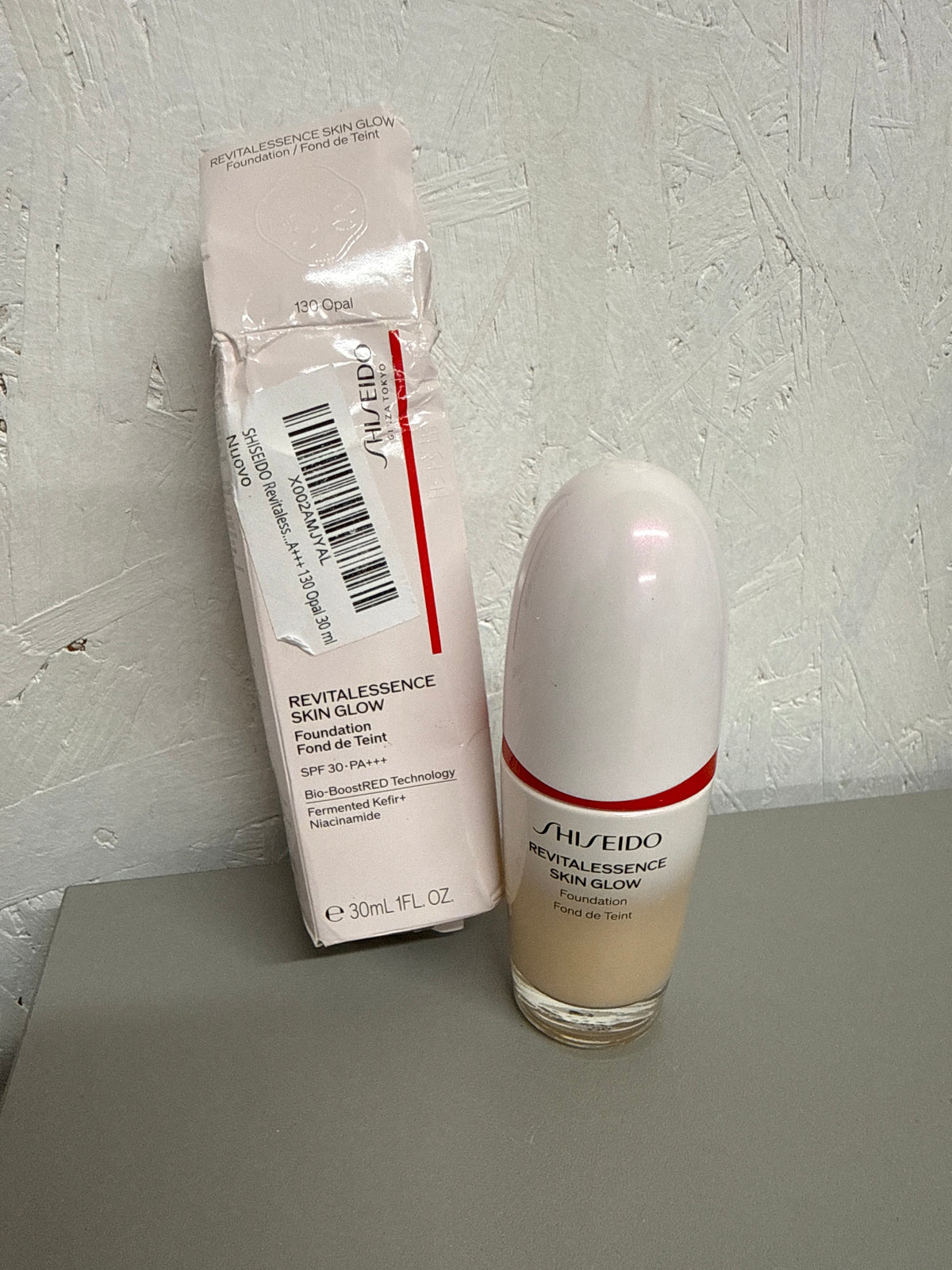 Shiseido Revitalessence Skin Glow Foundation - Shade: 130 Opal