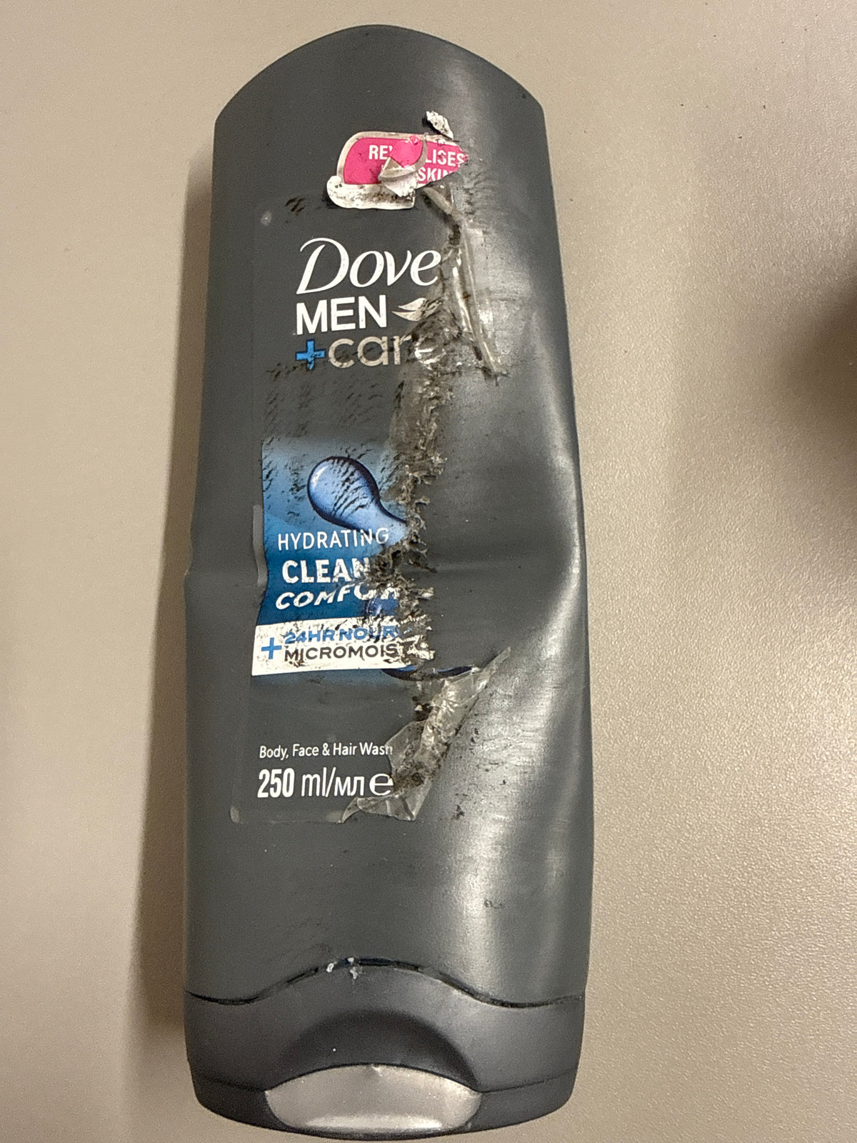 Dove Men - Hydrating clean comfort body, face & hair wash