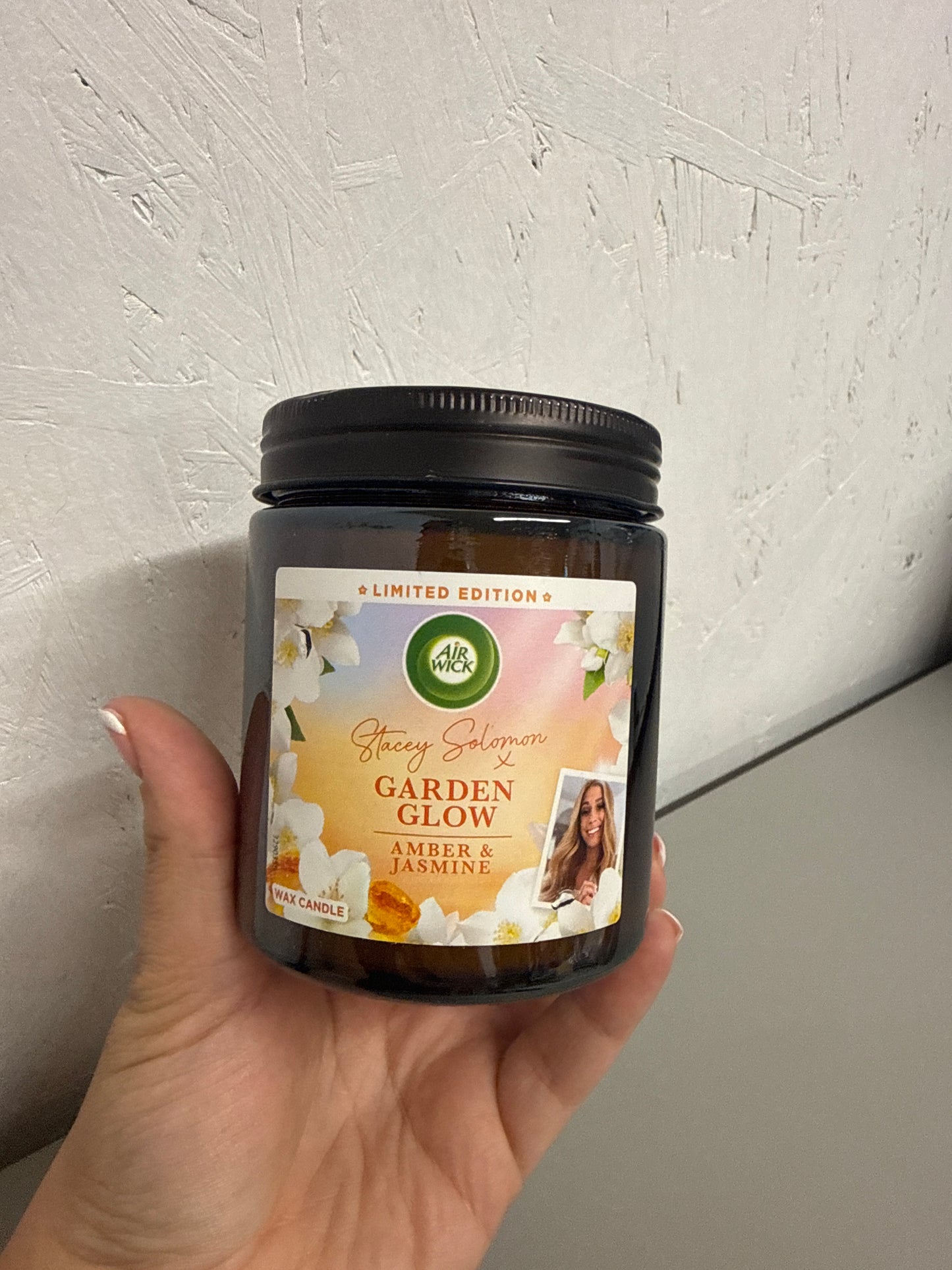 Air Wick - Stacey Solomon Garden Glow Candle - Amber & Jasmine