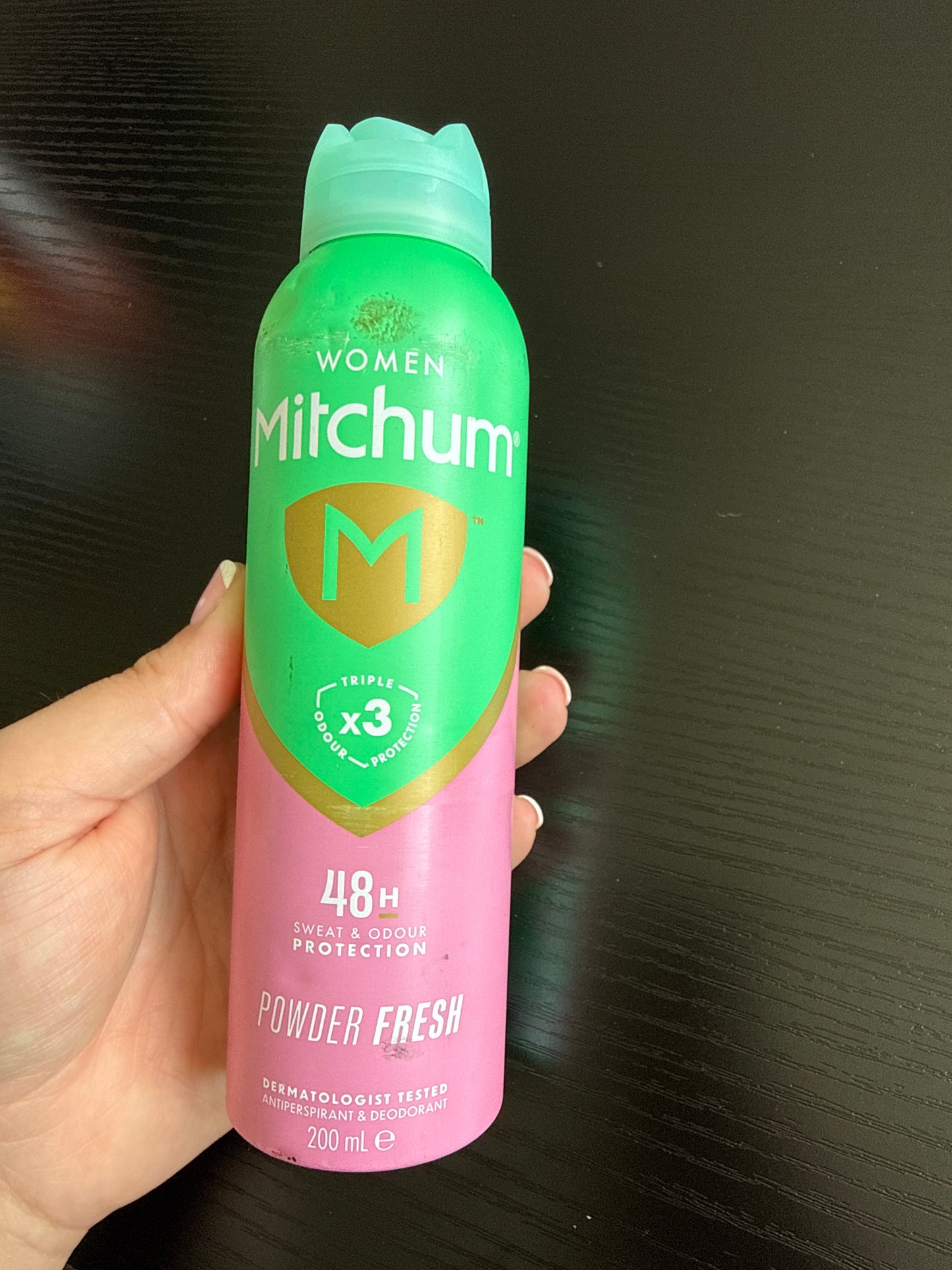 Mitchum Women Deodorant Spray & Antiperspirant Powder Fresh - 200ml
