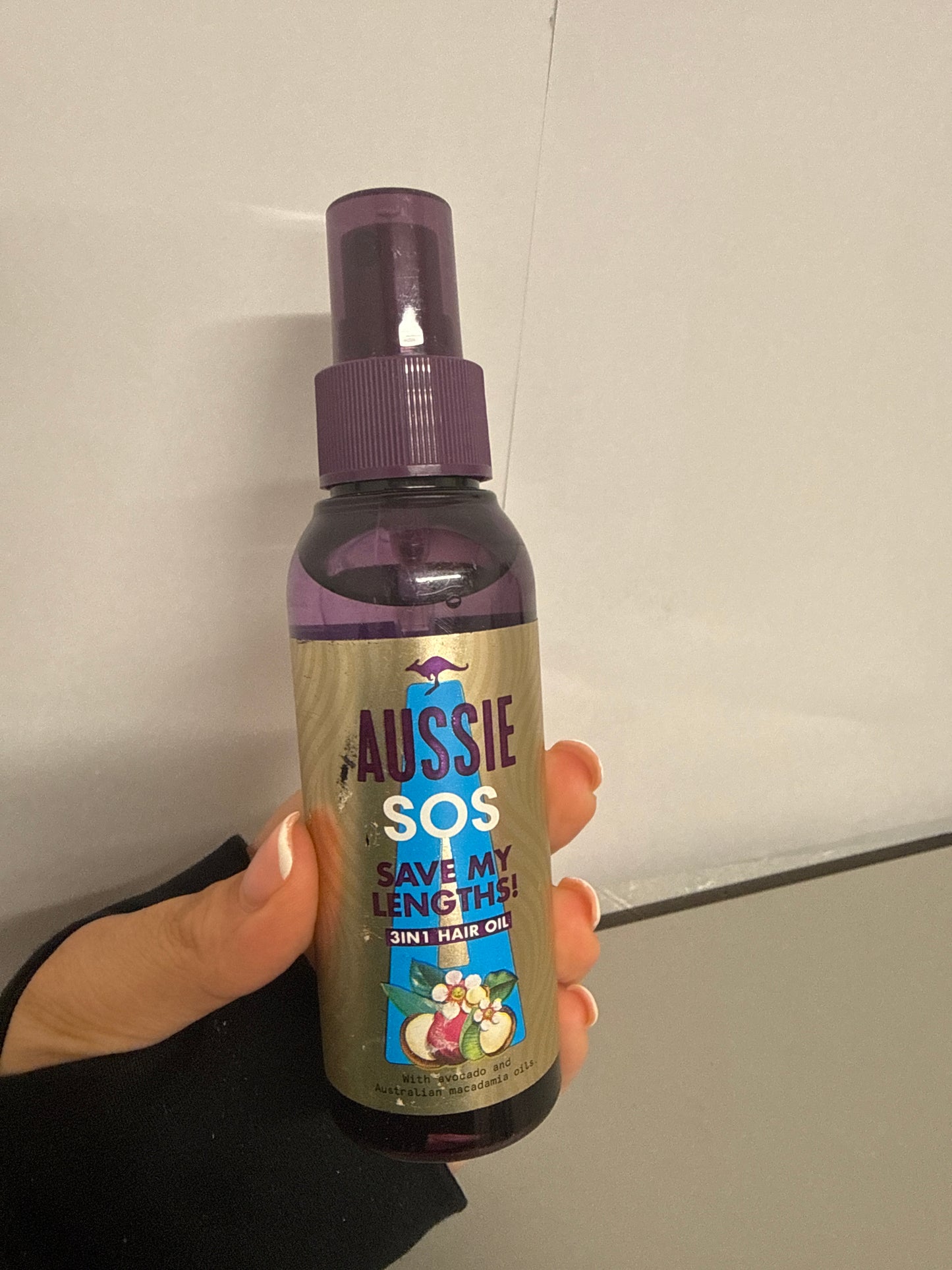 Aussie SOS Save My Lengths! 3 in 1 Australian Avocado and Macadamia Oils Detangles, Detangles & Repairs Open Ends 100ml