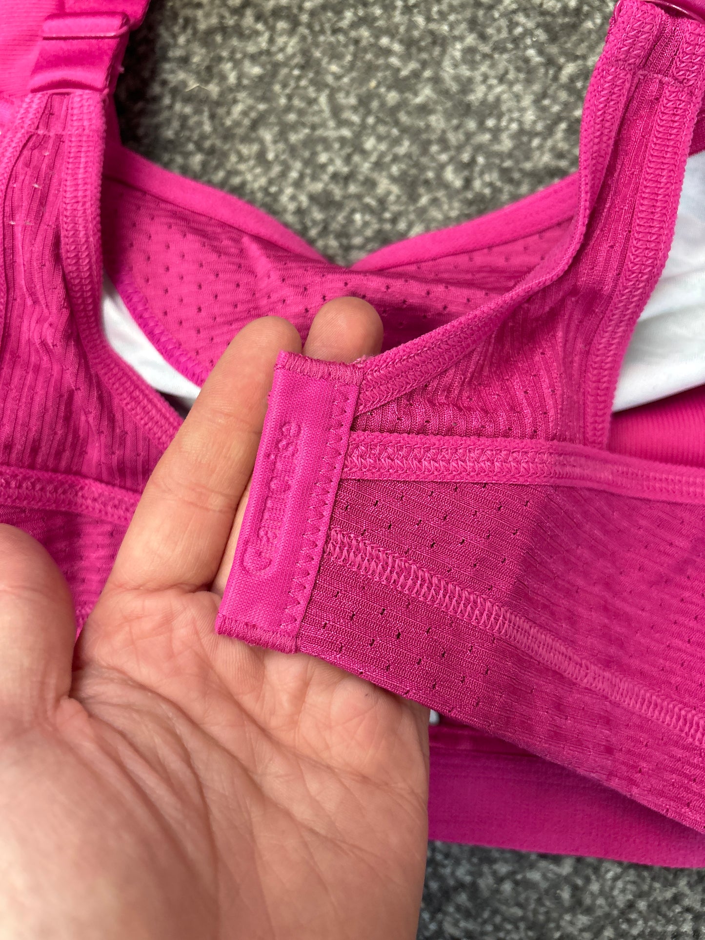 Glamorise Sport Elite Medium Impact 34C Bra Fuchsia Print