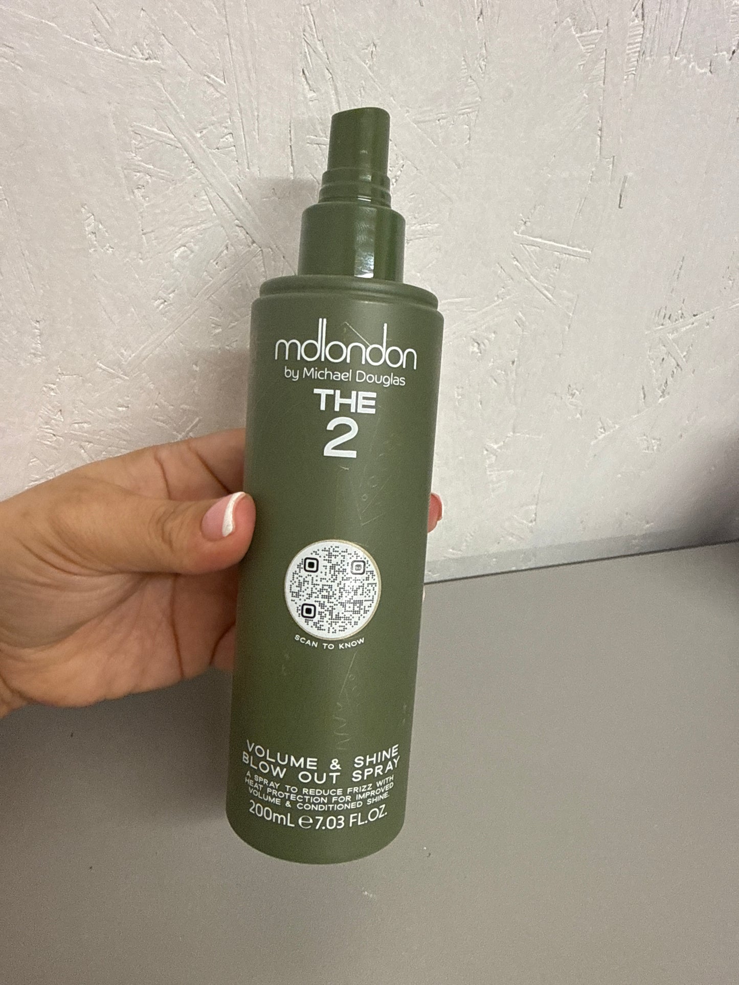 mdlondon The Two Volume and Shine Blow Out Hairspray 200ml