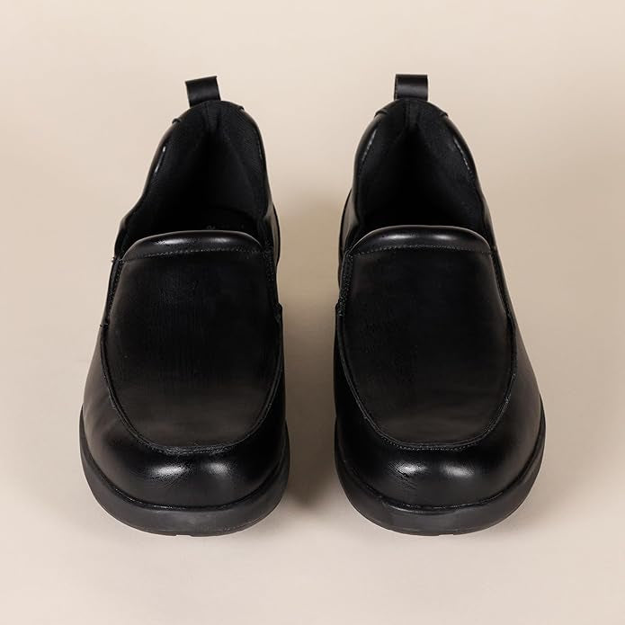Amazon Essentials Men's Comfortable Service Shoe - UK6