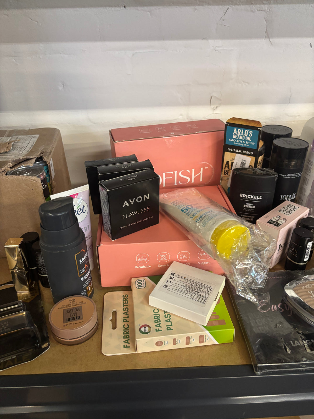 70 x Beauty Products (damaged boxes)