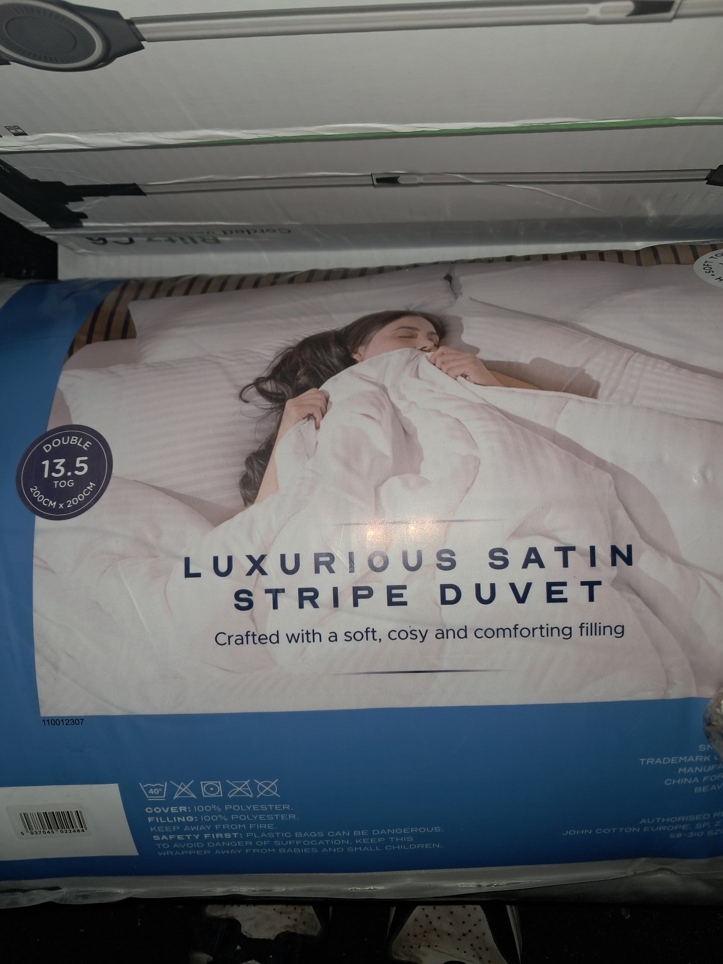 Luxurious satin stripe duvet