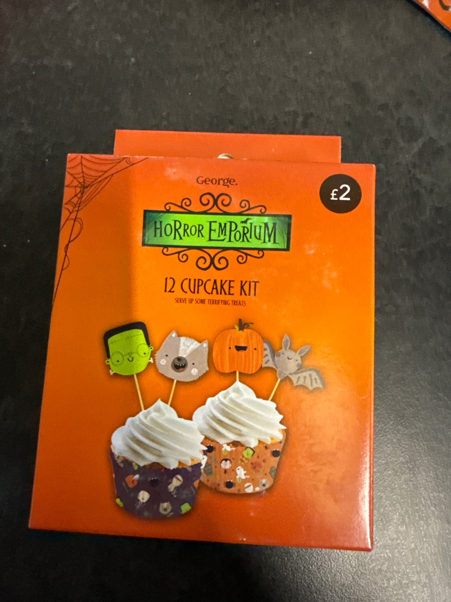 Halloween cupcake kit