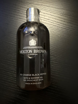 Molton Brown Re-Charge Black Pepper Bath & Shower Gel 300 ml