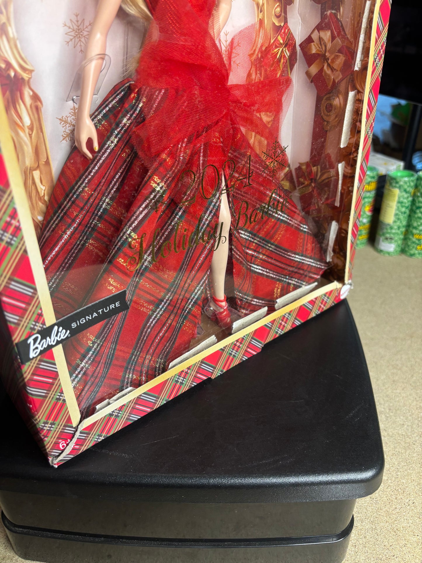 Holiday Edition Barbie 2024 - Box Damaged