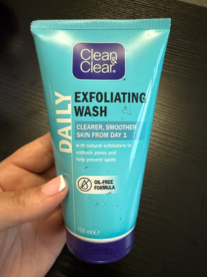 Clean and Clear Exfoliating Daily Wash, 150ml
