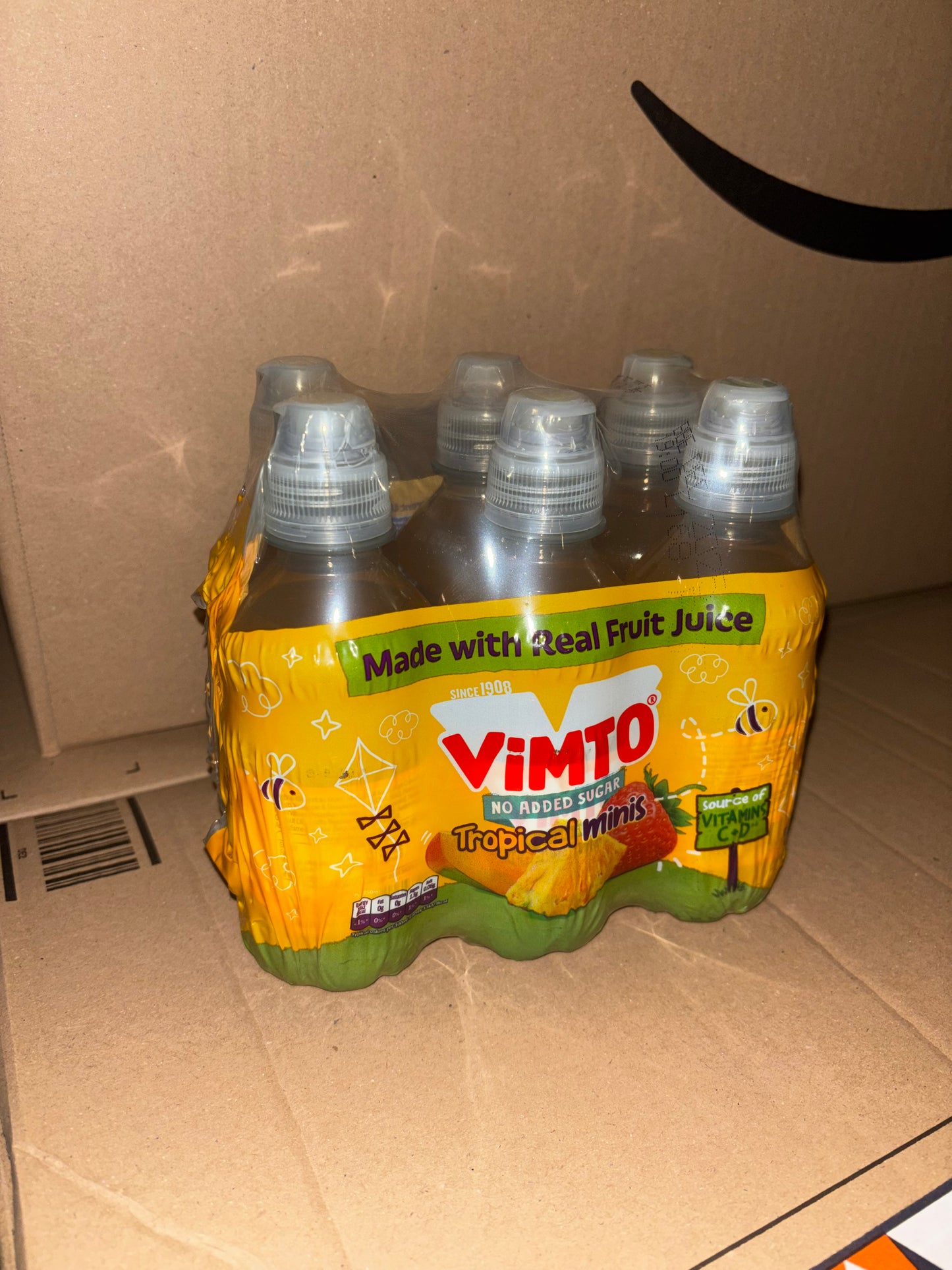 Vimto Kids Juice Drink â€“ No Added Sugar â€“ Tropical Mango, Strawberry & Pineapple â€“ Vitamin C â€“ 6 x 250ml Resealable Bottles â€“ Lunchbox Friendly â€“ Vegetarian