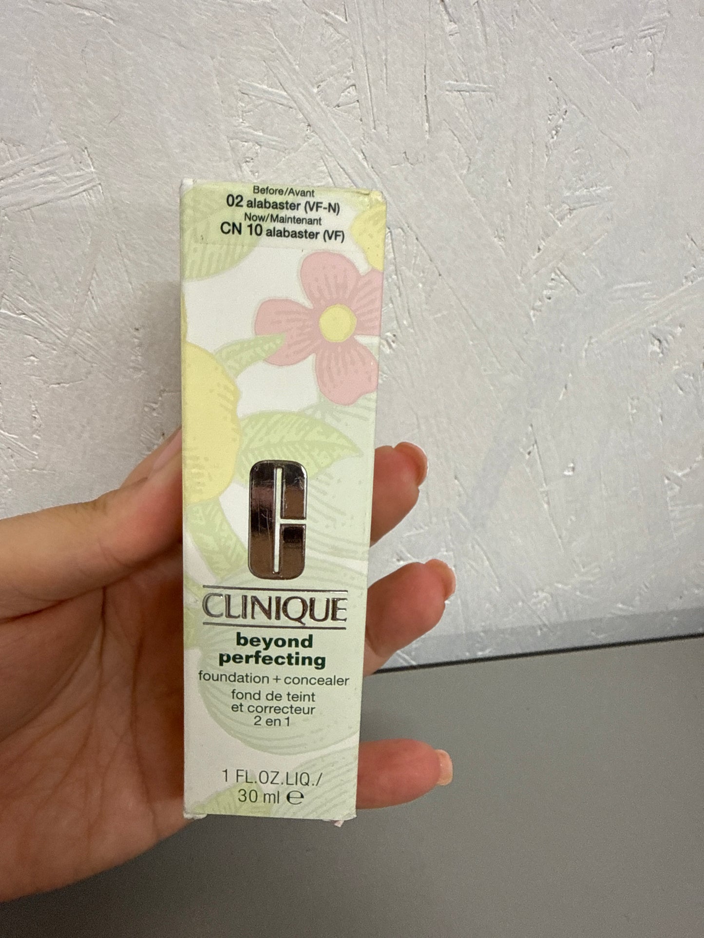 Clinique Beyond Perfecting Liquid Lightweight Full-Coverage Foundation + Concealer For Dry Combination To Oily Skin - Shade: CN 10 Alabaster