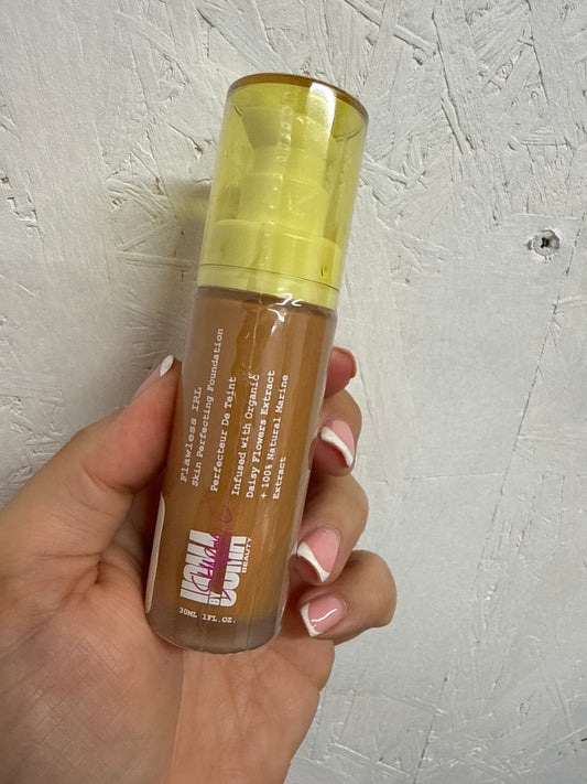 Ready for my close-up foundation - Shade: T2 Bronze Venus