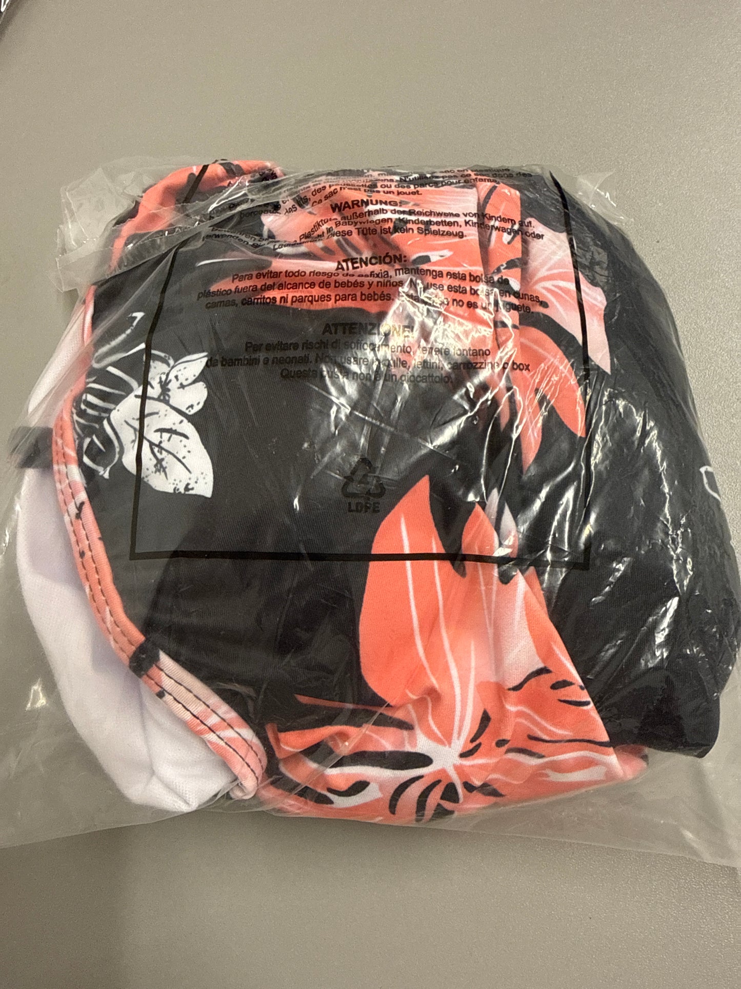 Woman’s swim top - Size: L