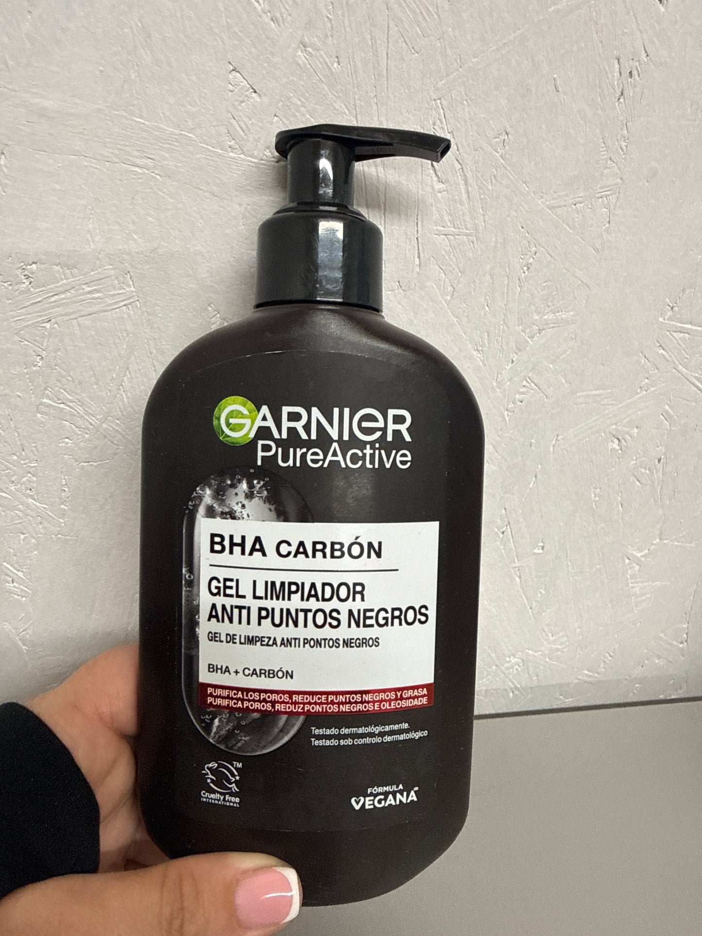 Garnier Pure Active BHA (Salicylic Acid) + Charcoal Daily Face Cleanser