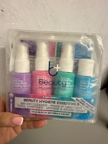 Essentials makeup brush and palette cleaner set