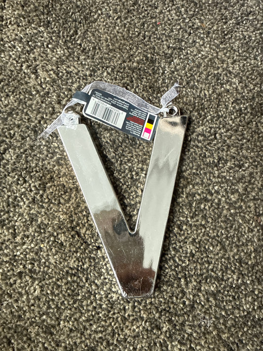 George Home Letter ‘V’ Hanging Bauble *Product does have imperfections*