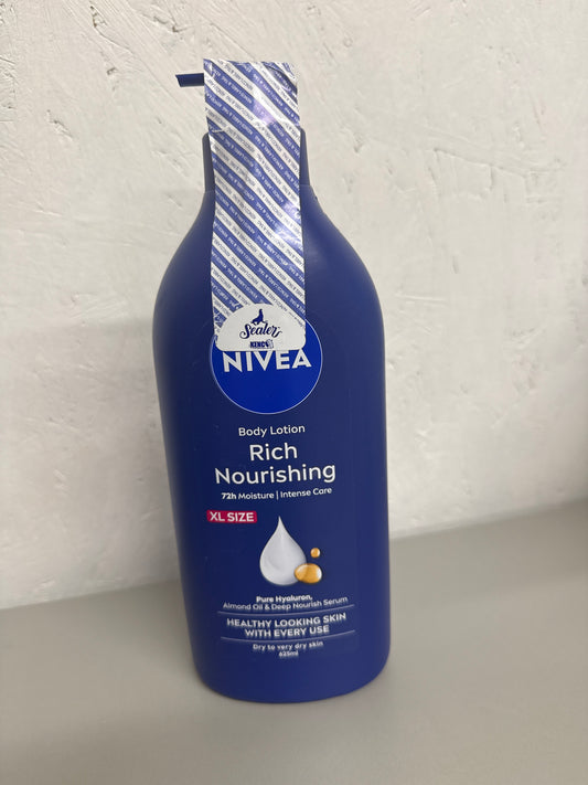 NIVEA Rich Nourishing Body Lotion - 625ml