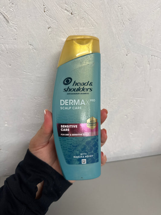 Head & Shoulders DermaXPro Sensitive Care Anti Dandruff Shampoo 300ml with Manuka Honey