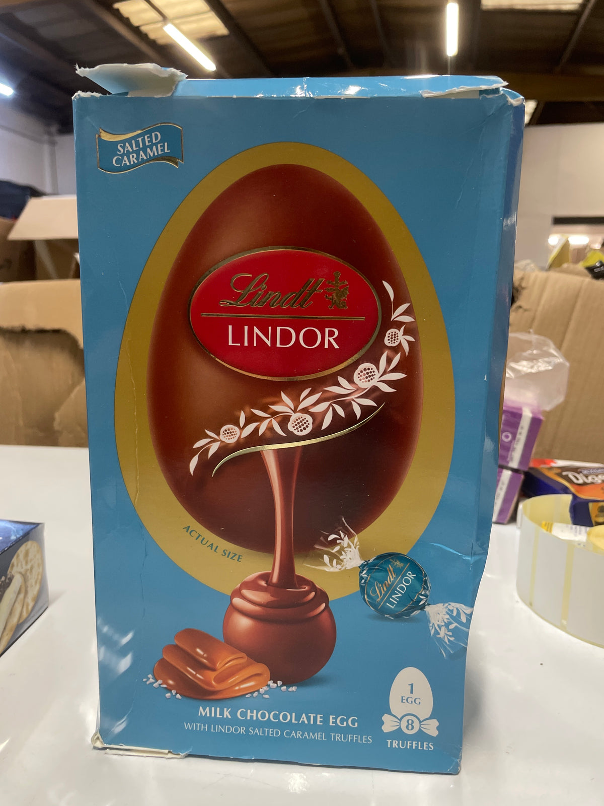 Lindt Lindor Milk Chocolate Egg - Salted Caramel