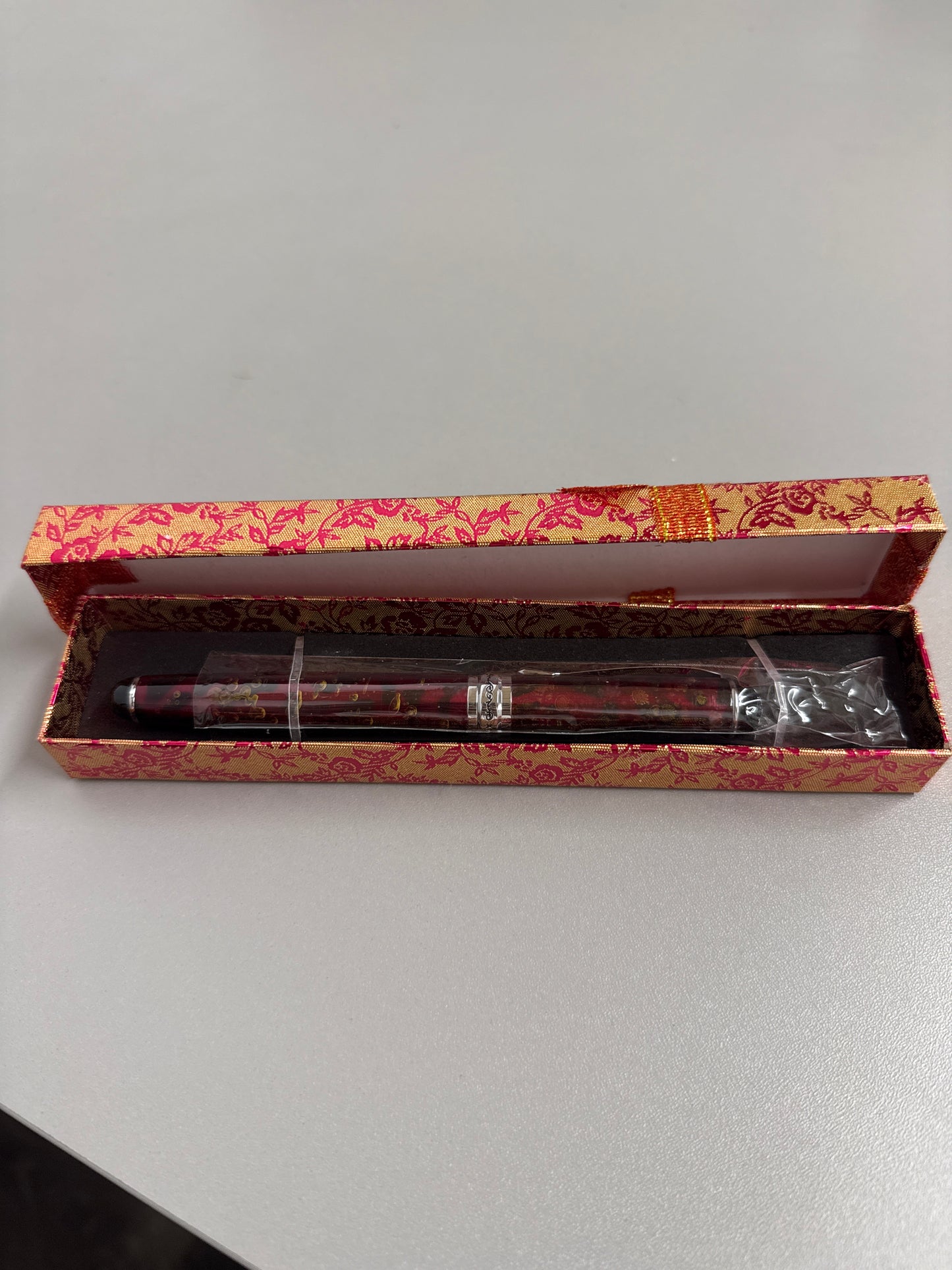 Jinhao X750 Fountain Pen (Lava Red)