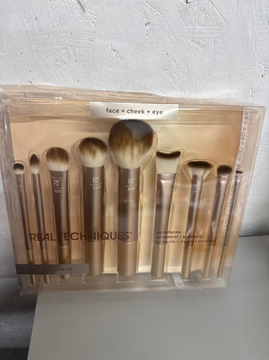 Real Techniques - 9 piece glow kit
