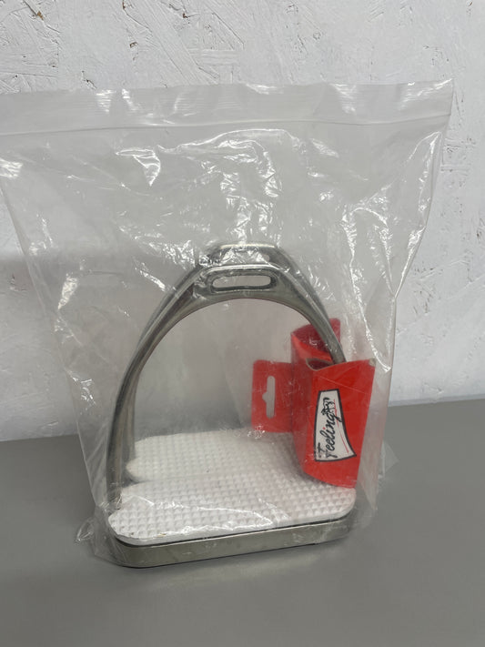 5 & 1/4” Steel Stirrup Irons With Treads