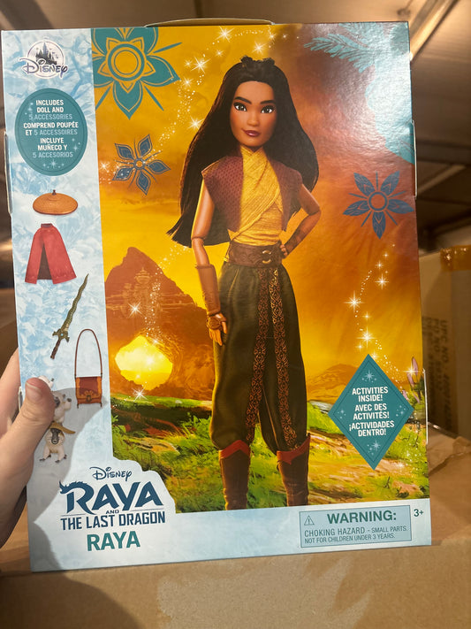 Raya Doll & Scene