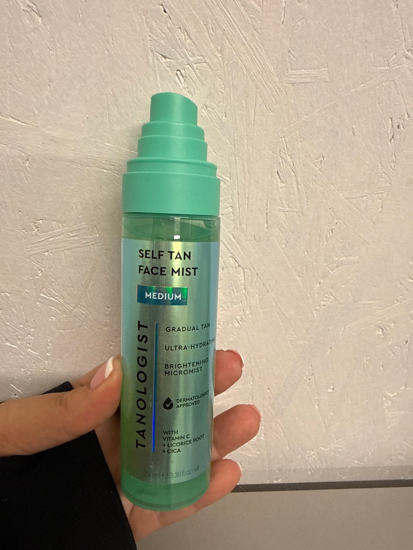 Tanologist Medium Self-Tan Hydrating & Brightening Face Mist 100ml