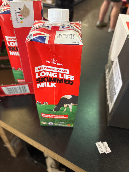 Long life skimmed milk