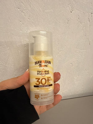 Hawaiian Tropic Hydrating Protection Face Sunscreen SPF 30 UVA plus UVB Protection, 50 ml
