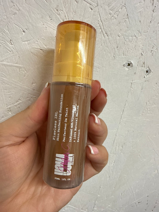 Ready for my close-up foundation - Shade: T5 Brown Sugar
