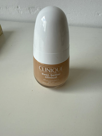 Clinique Even Better Clinical - Serum Foundation SPF20 - Shade: CN40 Cream Chamois