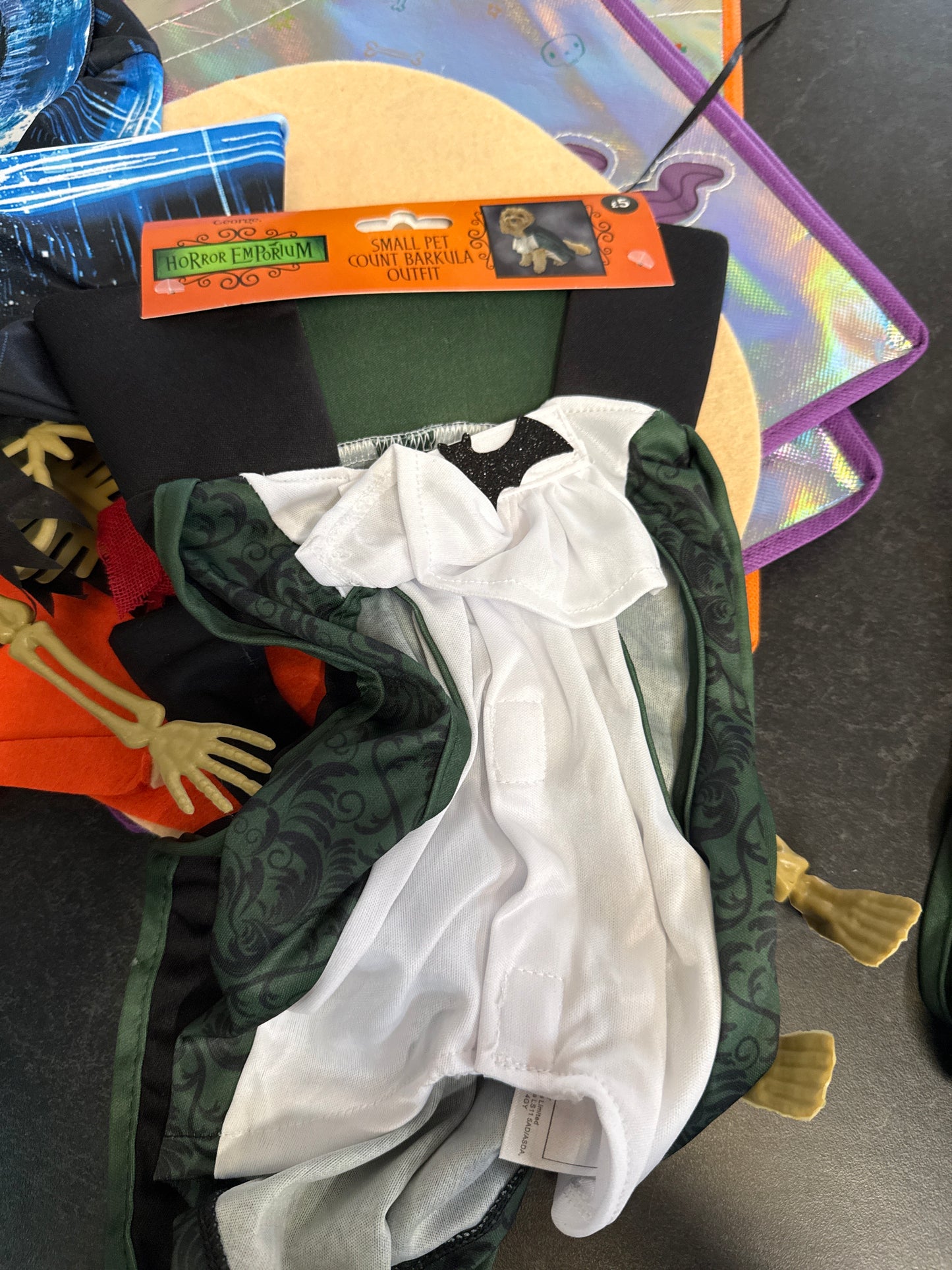 Small pet count barkula outfit