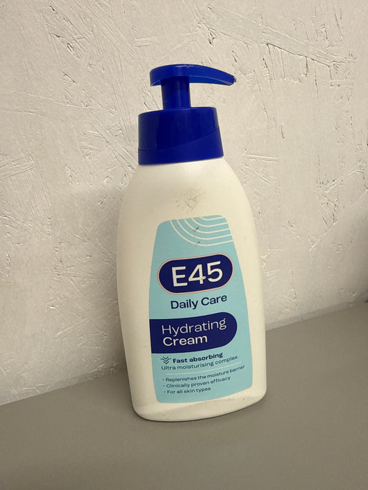 E45 Daily Hydrating Cream 400 ml