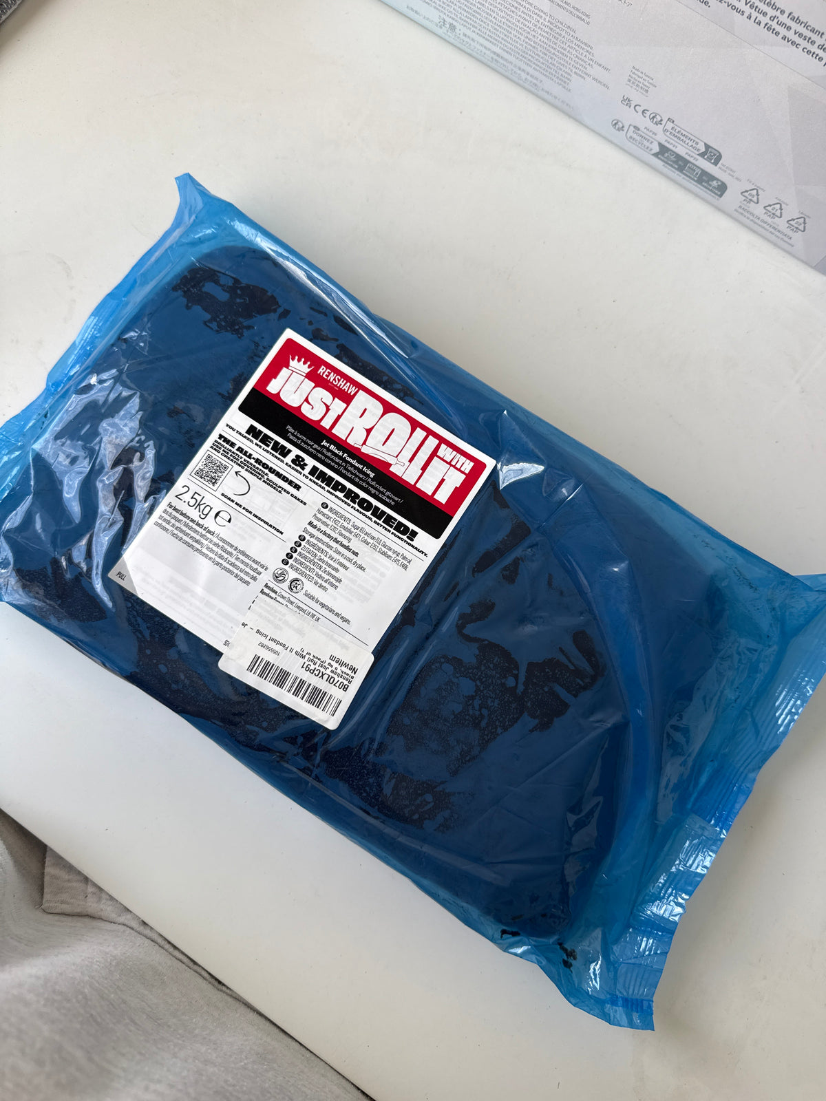Just Roll With It - Jet Black Fondant Icing 2.5kg