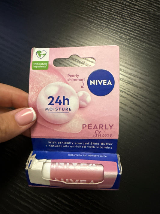 NIVEA Pearly Shine Lip Balm