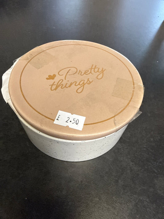 Pretty things pot