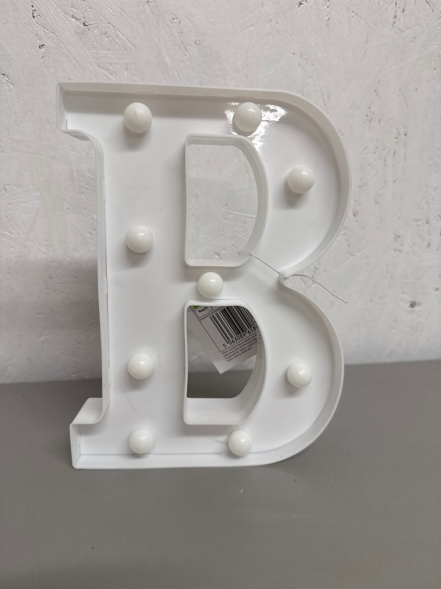 LED Battery Powered ‘B’