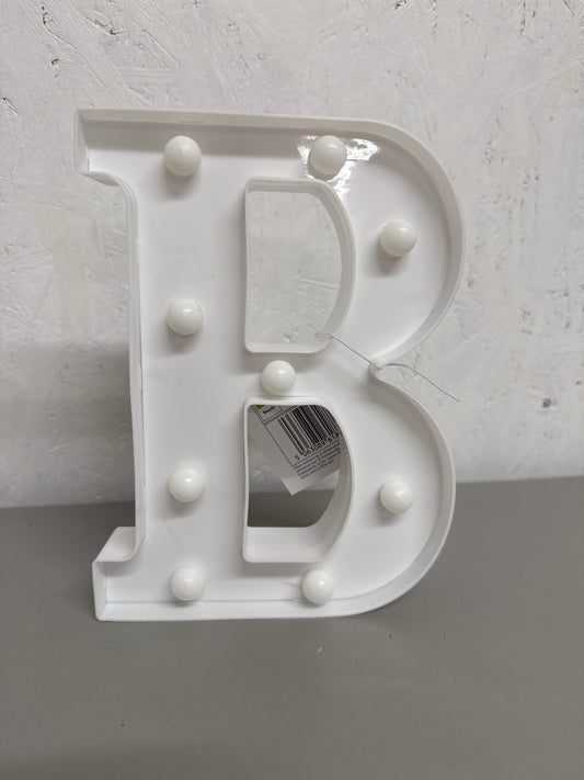 LED Battery Powered ‘B’