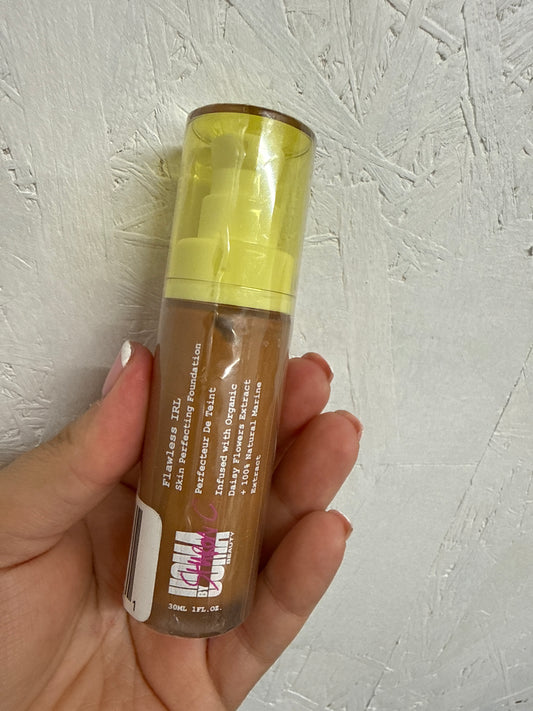 Ready for my close-up foundation - Shade: T5 Bronze Venus