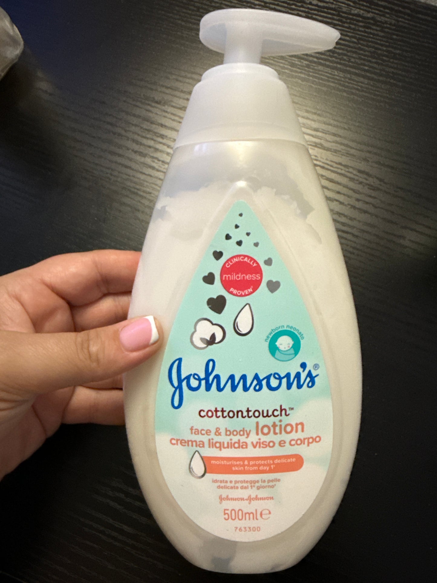 Johnson’s CottonTouch Face & Body Lotion 500ml